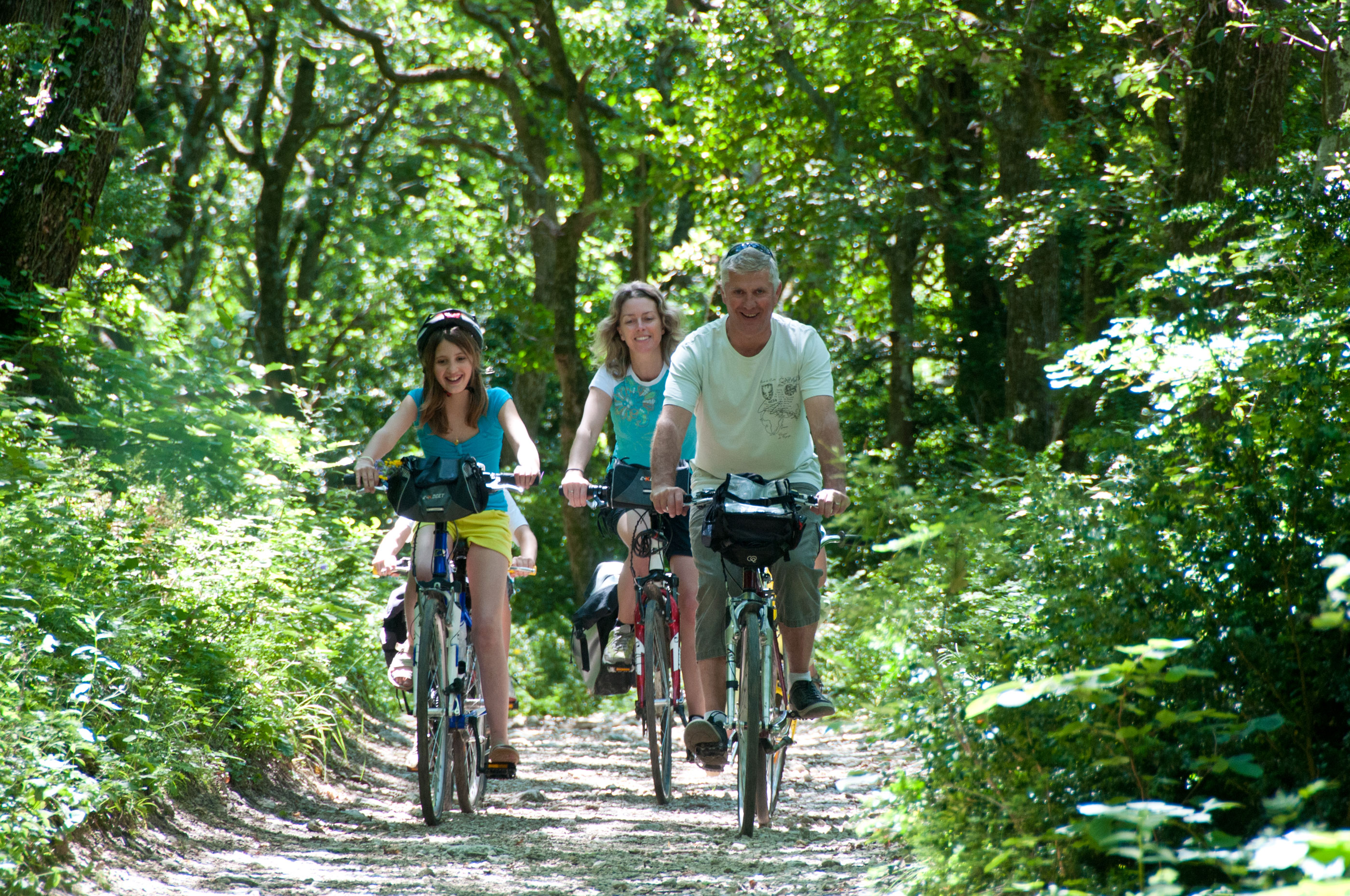Voyage à vélo en famille De l'Ardèche à la Drôme Safran Tours