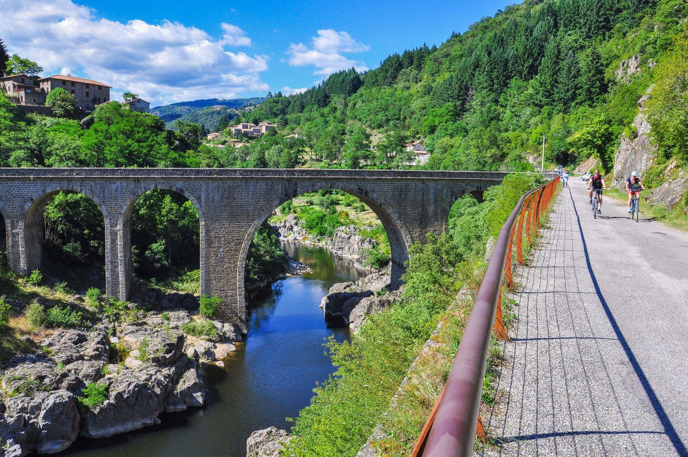 Dolce_via_Ardeche_velo_Safrantours_4.jpg